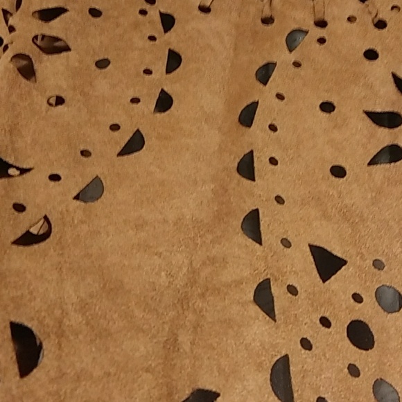 NWOT*Gorgeous Faux Suede Shawl - Picture 4 of 4